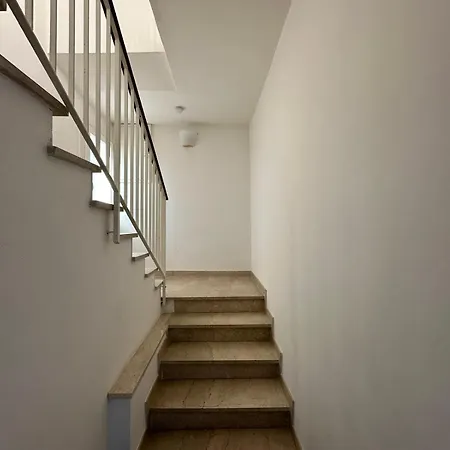 Casa Mirandola - Primo Piano *